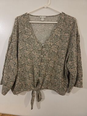 Floral Button-Front Tie-Hem Blouse in Sage Green & Blush